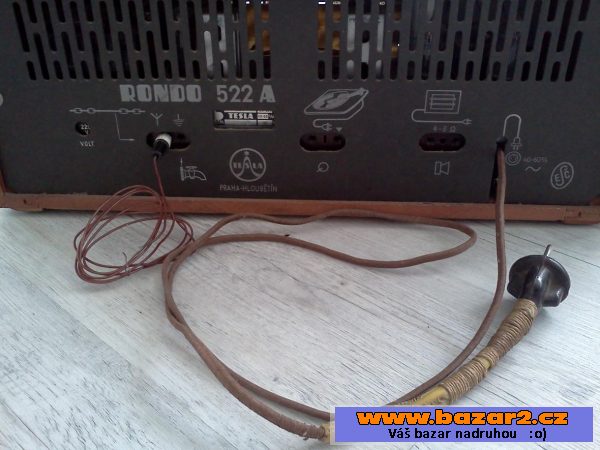 Historické rádio Tesla Rondo 522A