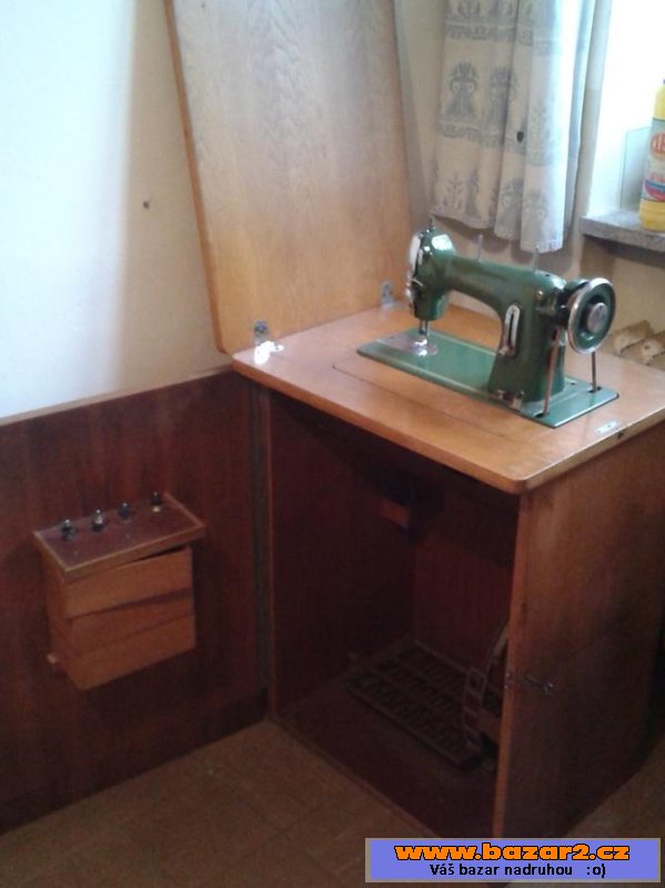 Šicí stroj, Minerva typ 122 r. 1950