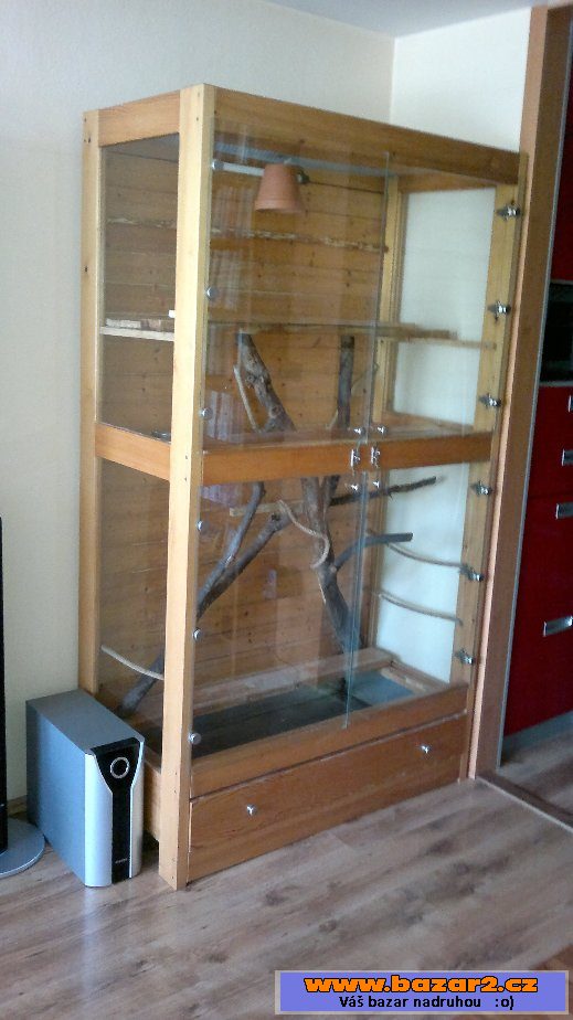 Prodám větší terarium pro plazy