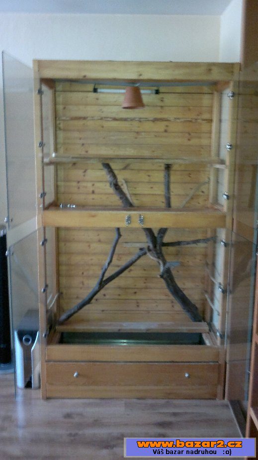 Prodám větší terarium pro plazy