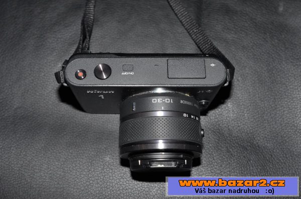 Nikon 1 J1 + objektiv 10-30mm