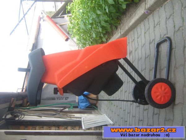 Zahradní drtič HECHT 624