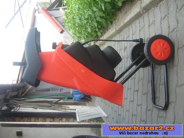 Zahradní drtič HECHT 624