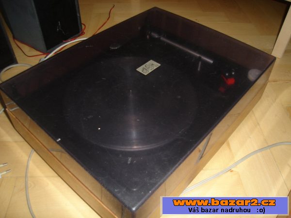 Gramofon,magnetofon,2 reproduktory
