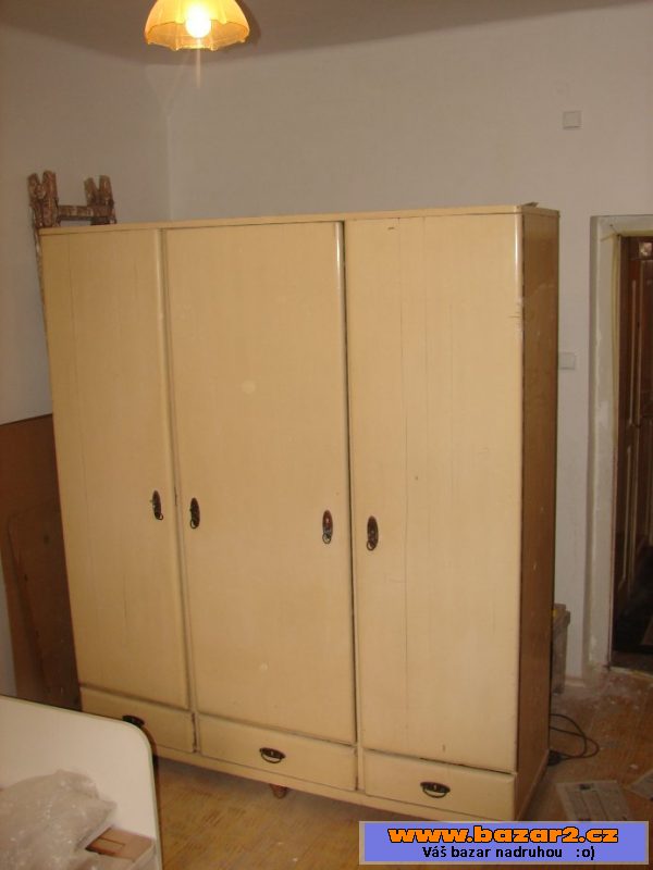Stará skříň - 30. léta