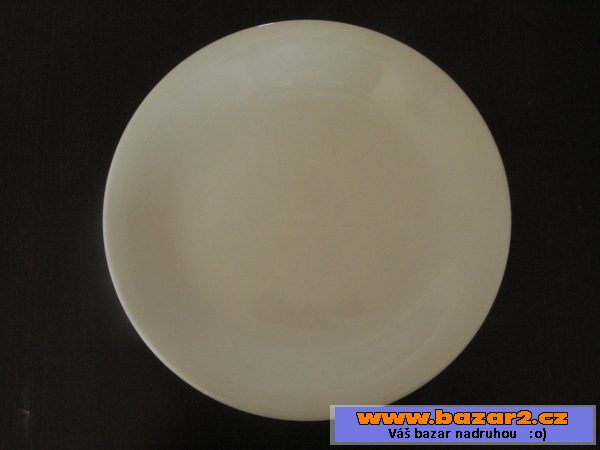 Sada mělkých porcelánových talířů 