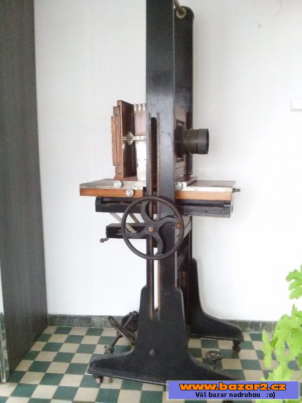 Starožitný ateliérový fotoaparát