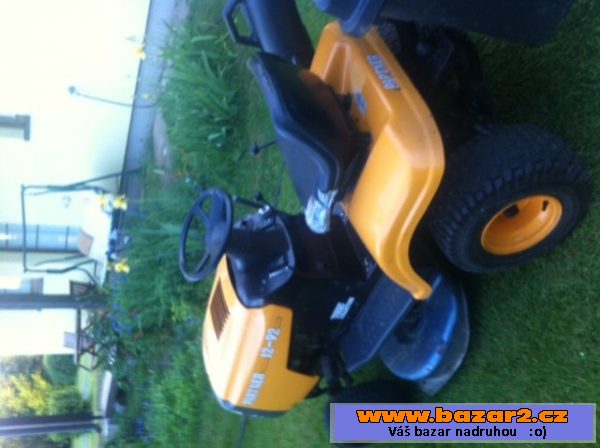 Zahradní traktor s koulí
