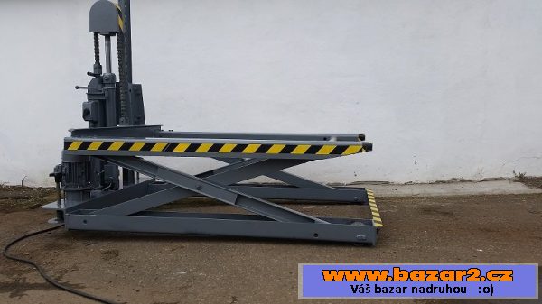 Nůžkový hydraulický hever/zvedák