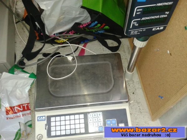Váha Casio s displayem