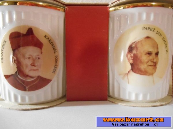 Porcelánové šálky s portréty