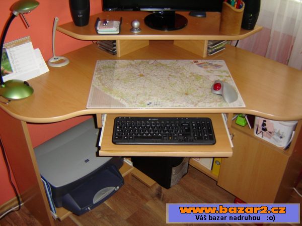 STŮL POD PC rohový
