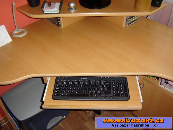 STŮL POD PC rohový