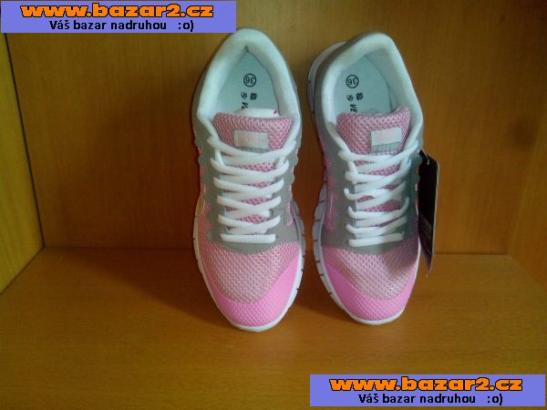 Dívčí tenisky Nike