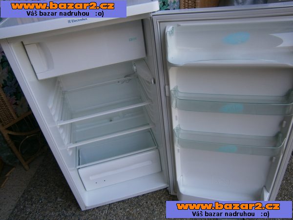 Chladnička/lednička s mrazáčkem, se zárukou, zn. Elektrolux