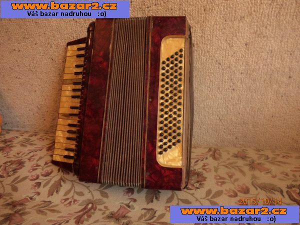 Klávesová harmonika.