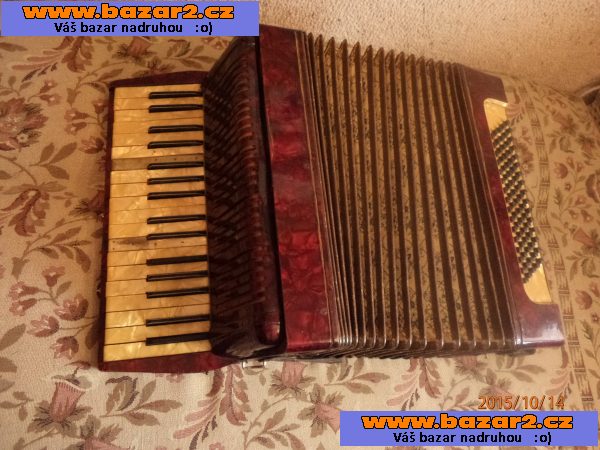 Klávesová harmonika.