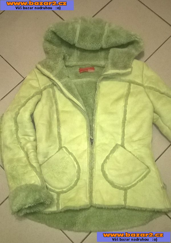 kožešinová bundička s kapucí