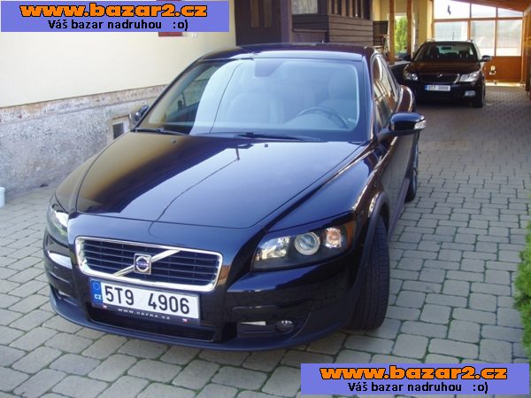 Volvo C30 2,0 D Momentum 100 kW, najeto jen 72 300 km