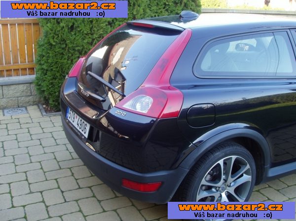 Volvo C30 2,0 D Momentum 100 kW, najeto jen 72 300 km
