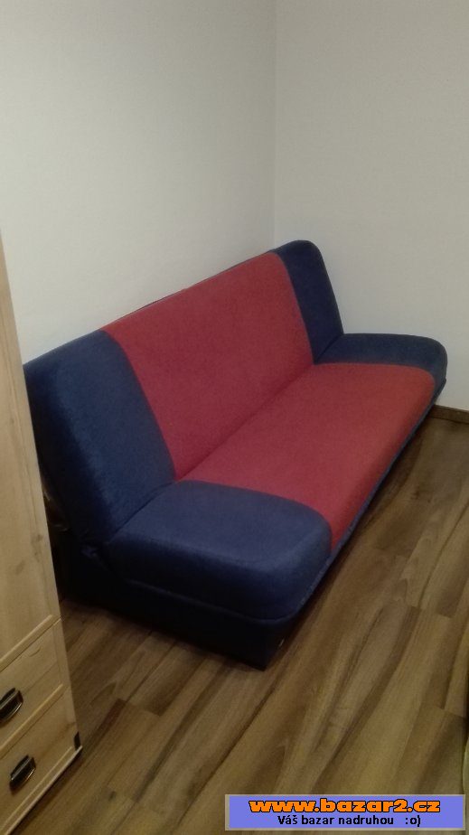 Rozkládací gauč; úložný prostor