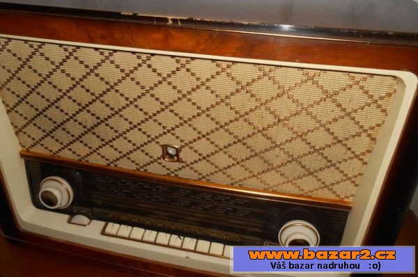 Starožitné rádio značky TESLA