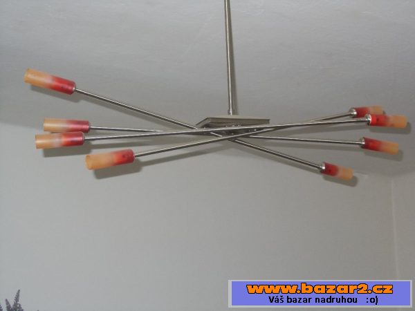Lustry a lampu