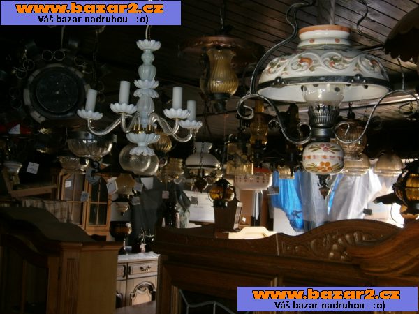 vyřezávané podložky pod srnčími trofejemi z roku 1896