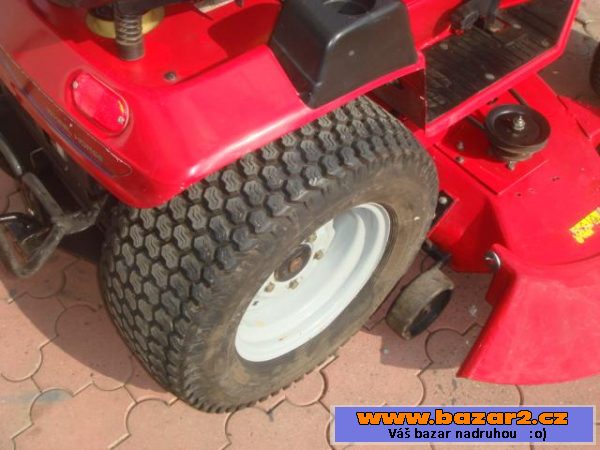 Zahradní traktor Toro 268 Hydro