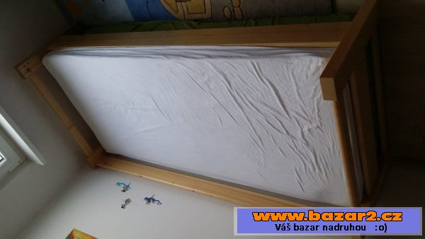 Postel z masivu 90x200 cm
