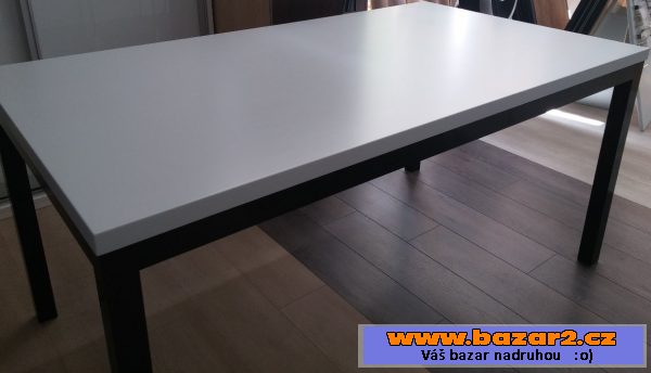 Lakovaný stůl 160 x 90cm