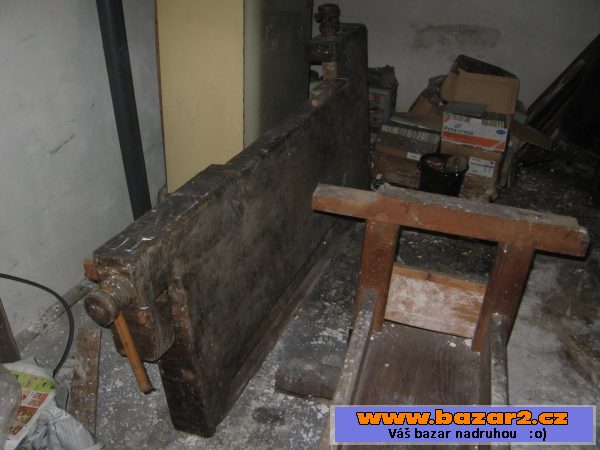 Starý truhlářský ponk(hoblice)