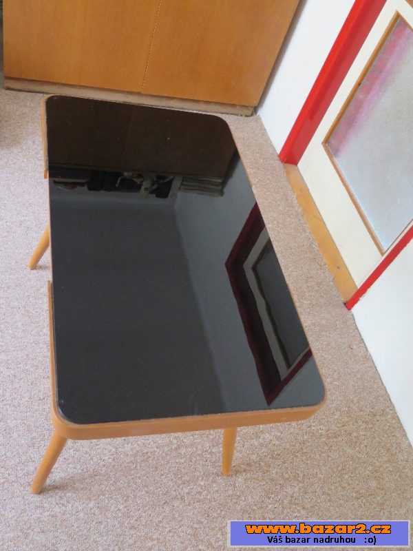 Konferenční stolek opaxit