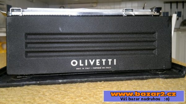 Kufříkový psací stroj Olivetti