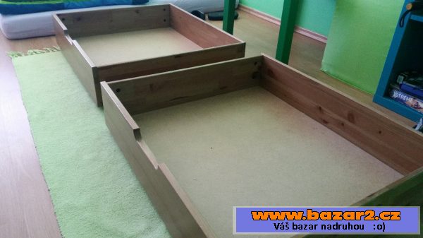 úložný prostor / šuplík pod postel