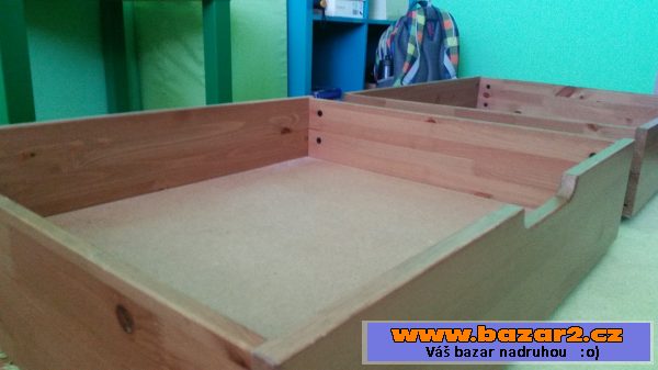 úložný prostor / šuplík pod postel