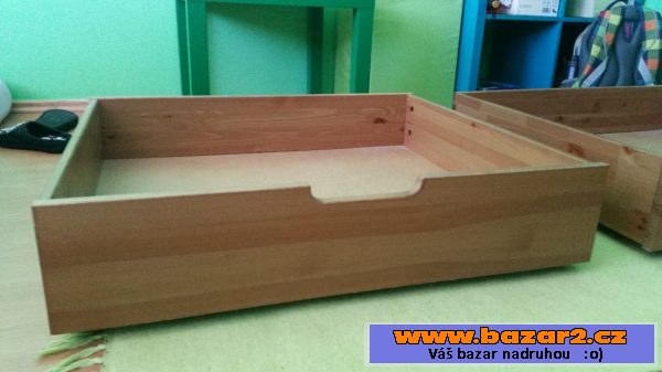 úložný prostor / šuplík pod postel