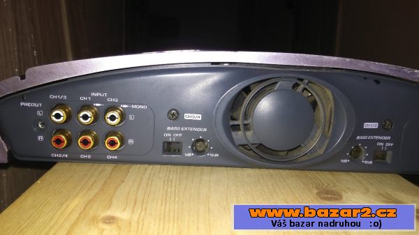 4 kanál. autozes. Clarion APA4400G