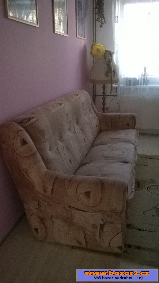 Rozkl. sedací souprava a dvě křesla