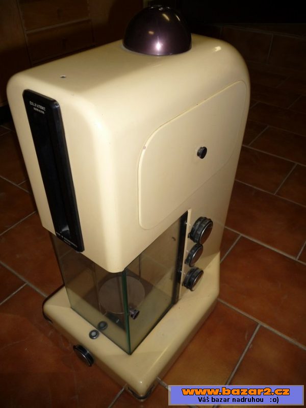 Poloautomatické laboratorní váhy