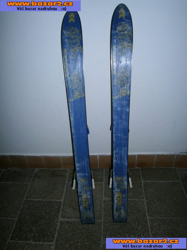 lyže i s vázáním, délkly 90 cm, dětské, značka - Kastle