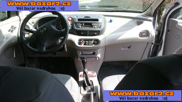 Nisan Almera Tino 1.8 i