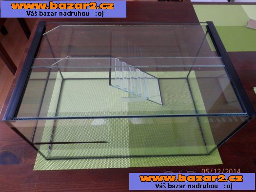 Prodám želvárium s ostrůvkem pro vodní želvičky 50 x 35 x 25 cm