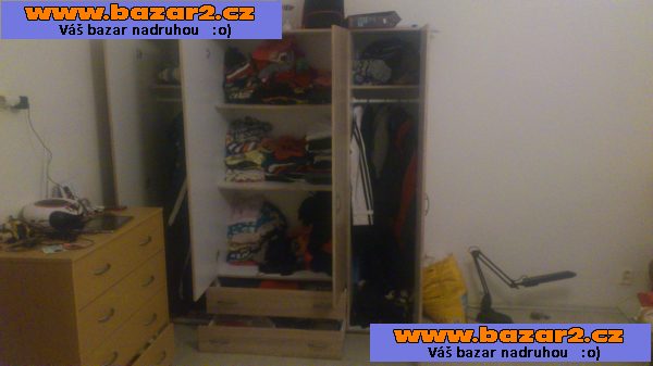 velká šatní skřín
