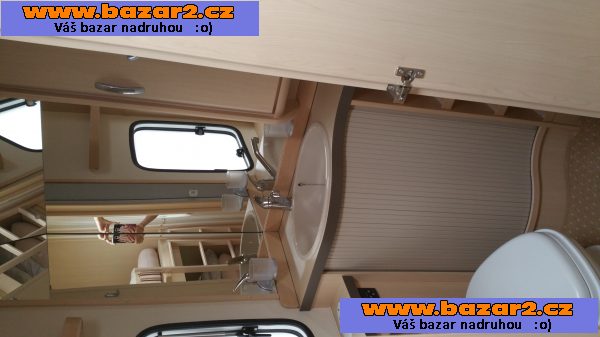   Karavan Hobby 545KMF (6 osob)