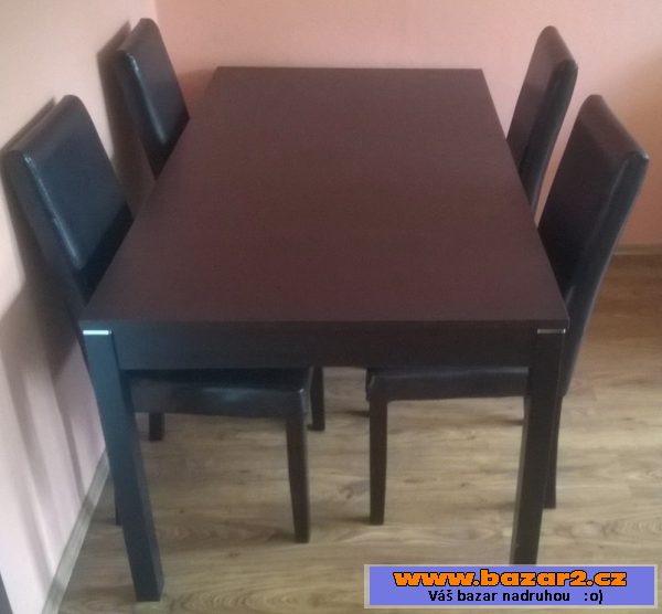 Prodám rozložitelný dřevěný stůl