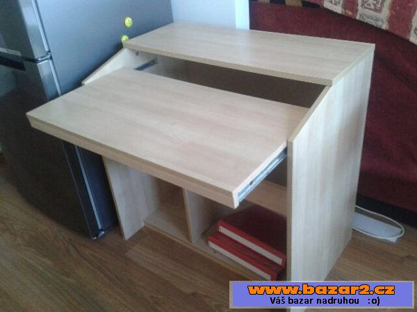 Stolek pod PC