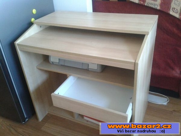Stolek pod PC