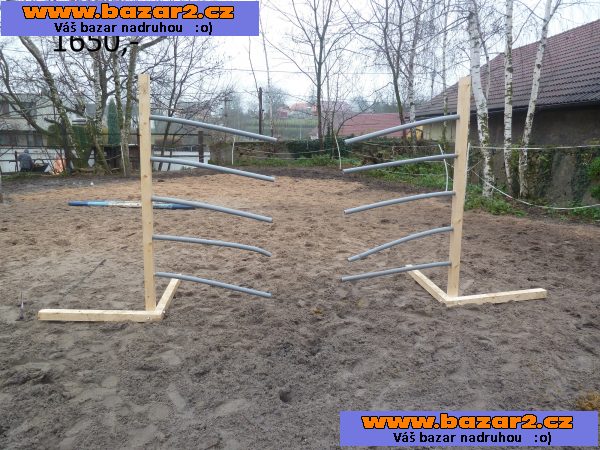 Překážka pro koňské agility