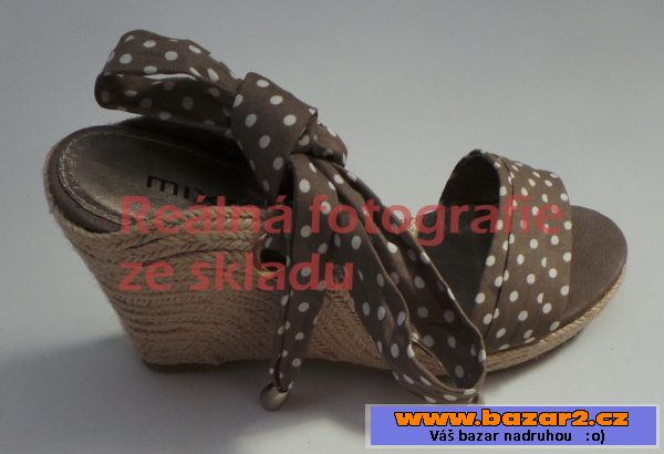 Dámské sandálky Mixer s puntíky, hnědé